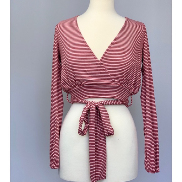 Pink and white striped long sleeve crop top 🎀 - Picture 3 of 5